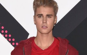 Justin Bieber tiết lộ về cuộc chiến khó khăn với sự nổi tiếng